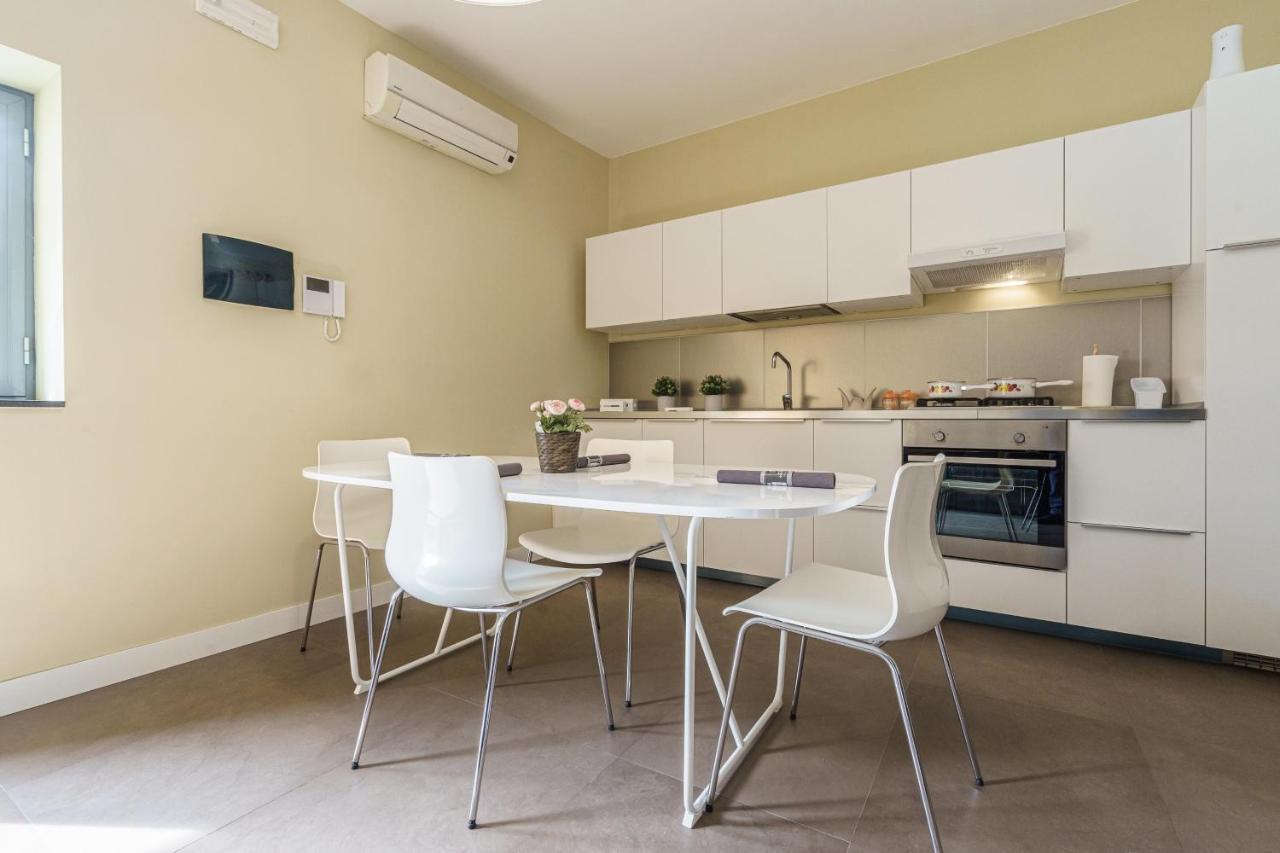 Holiday In Home Suite Archimede Catania Exterior foto