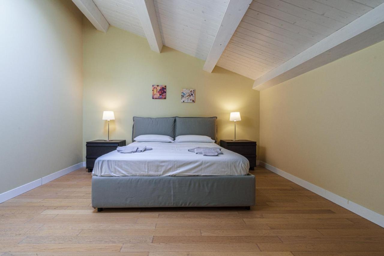 Holiday In Home Suite Archimede Catania Exterior foto