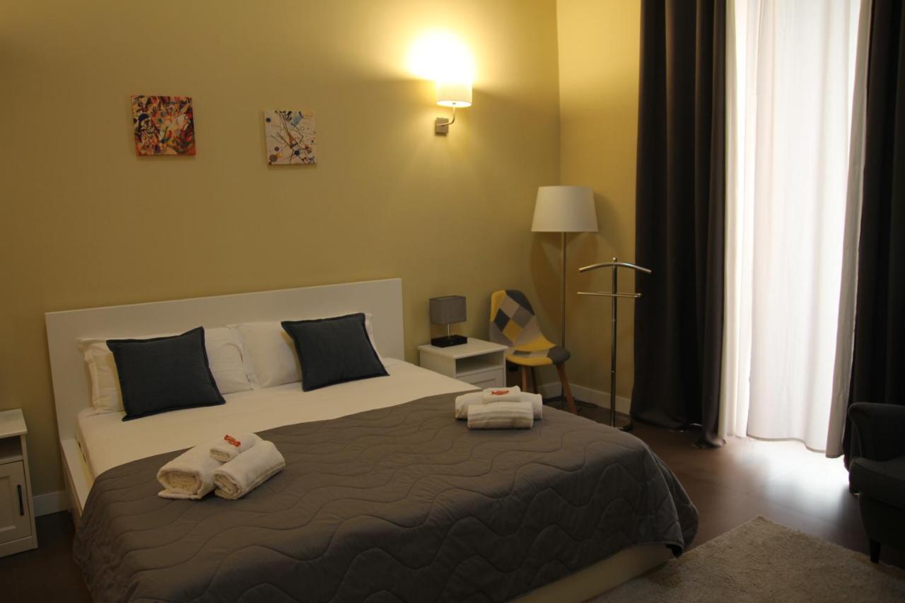 Holiday In Home Suite Archimede Catania Exterior foto